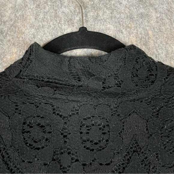 Maeve Anthropologie Black Lace Button Shoulder Romantic Feminine Charming Top MP - Picture 8 of 14